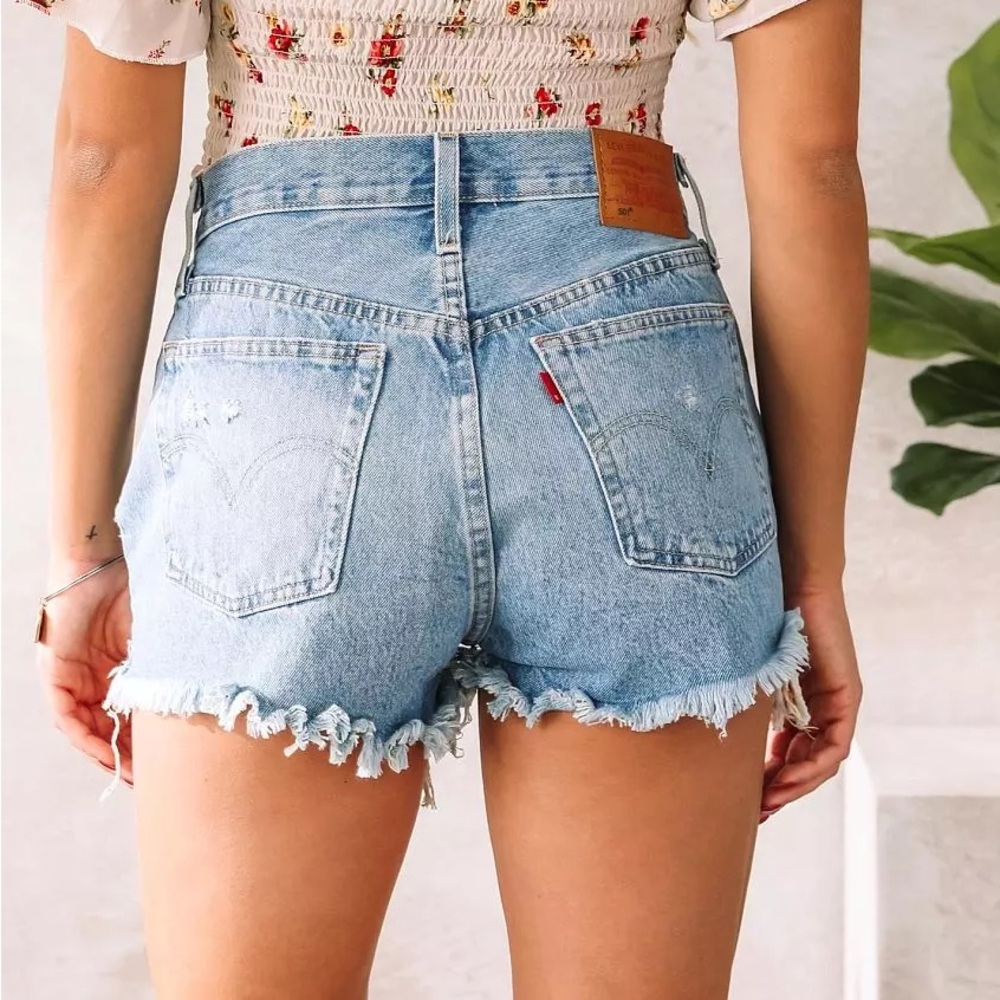 Levi 501 high rise shorts size 27